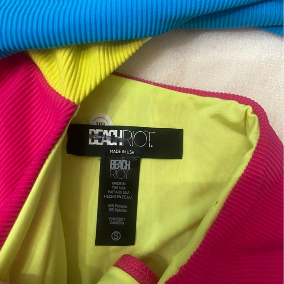 New! Beach Riot Carlie Retro Pink Colorblock One Piece Swimsuit 3829 - Picture 3 of 7